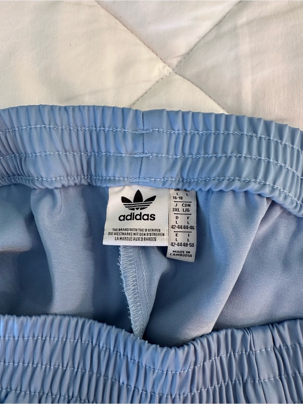 adidas Originals Women's Adicolor 3-Stripes Sprinter Shorts - Picture 2 of 3
